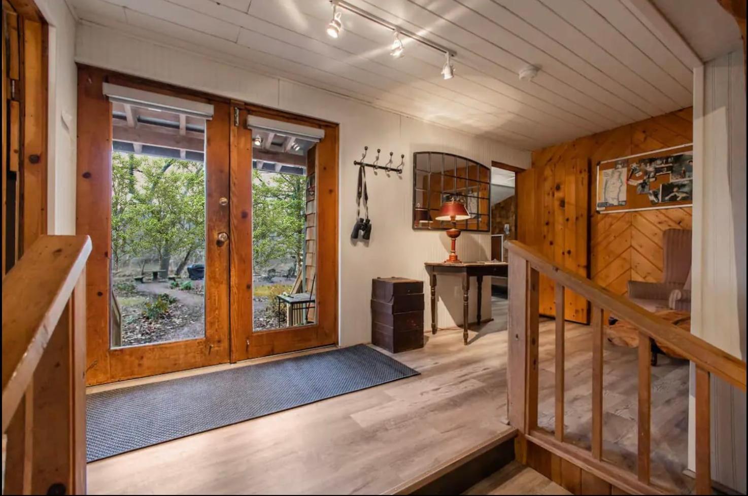 Riverside Log Cabin W Hot Tub Fire Pit Huge Deck Rileyville Екстериор снимка
